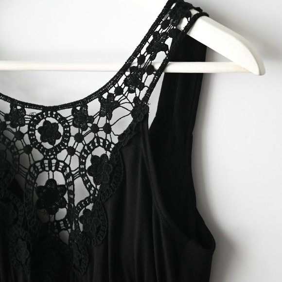 BELLE DU JOUR Black Sleeveless V-Neck Dress Crochet Back - Size Small - Picture 6 of 9